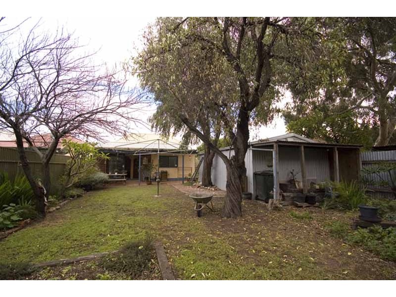 8 James Street, Ethelton SA 5015