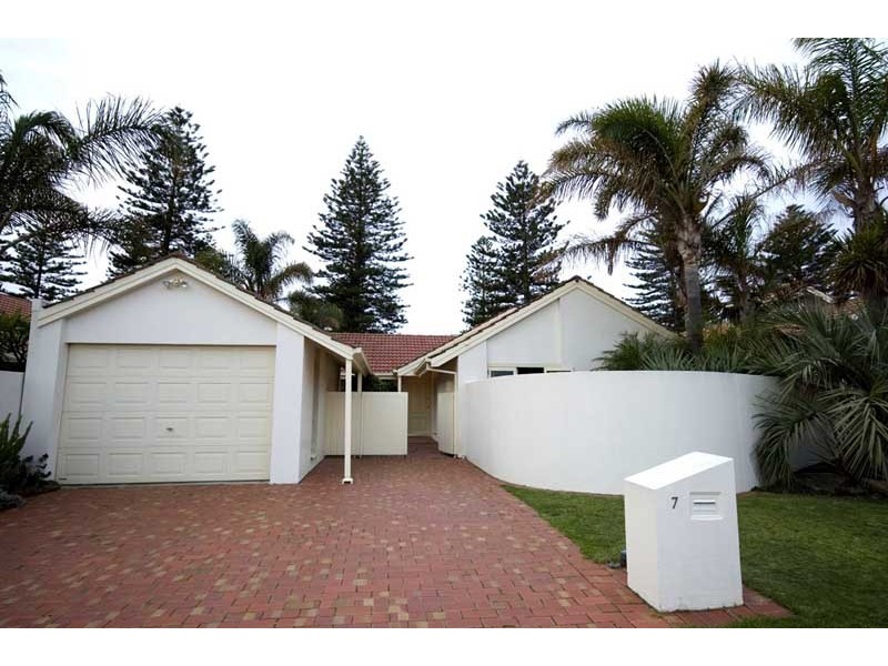 7 Endeavour Court, North Haven SA 5018