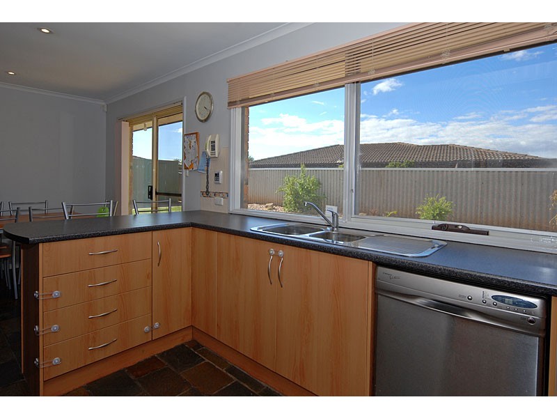 2 Woonda Crescent, North Haven SA 5018