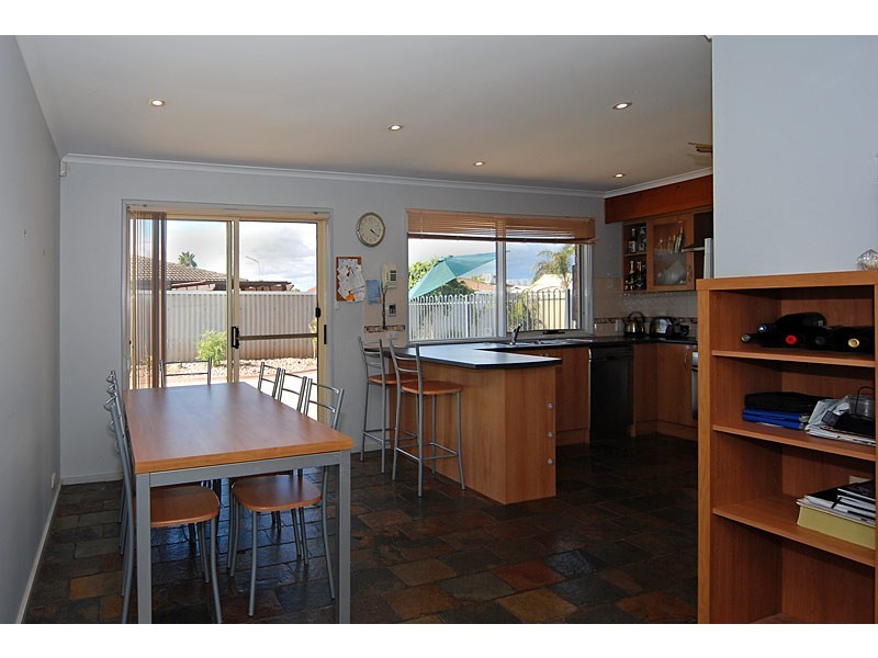 2 Woonda Crescent, North Haven SA 5018