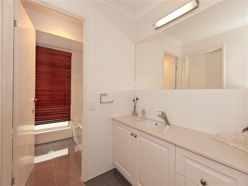 11 Keel Street, Birkdale QLD 4159