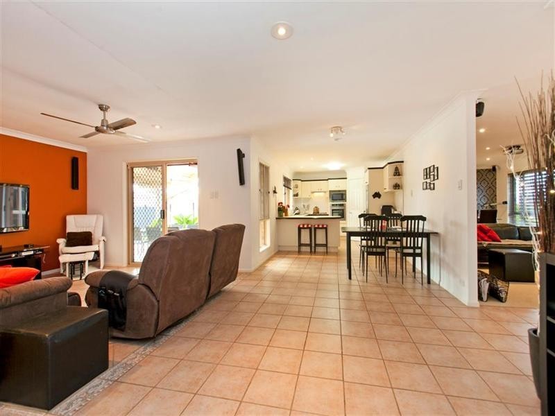 10 Montgomery Drive, Wellington Point QLD 4160