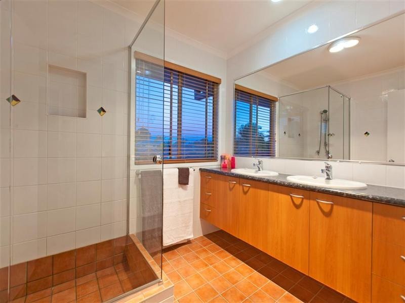 11 Mako Avenue, Birkdale QLD 4159