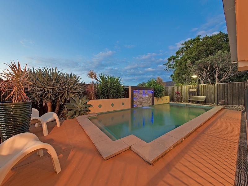 15 Manly Street, Birkdale QLD 4159