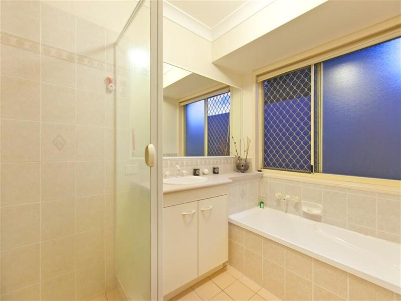 29 Cresthill Street, Birkdale QLD 4159