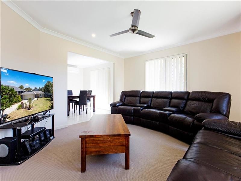 16 Amalia Street, Birkdale QLD 4159