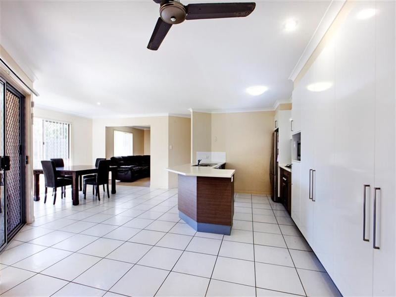 16 Amalia Street, Birkdale QLD 4159