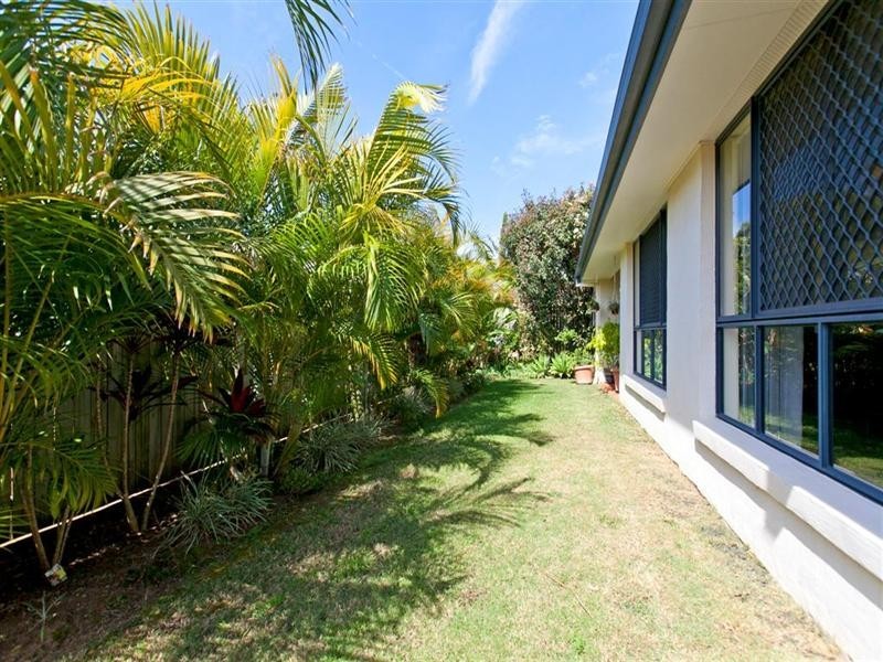 37 Seaholly Crescent, Victoria Point QLD 4165