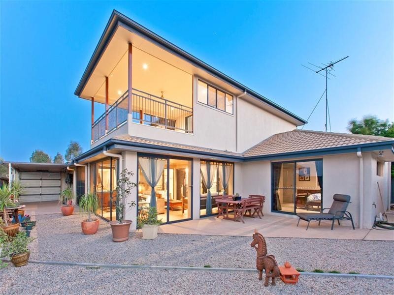 14 Gloria Parade, Redland Bay QLD 4165