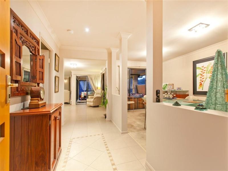 14 Gloria Parade, Redland Bay QLD 4165