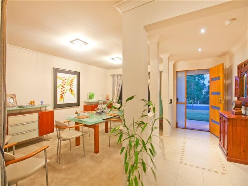 14 Gloria Parade, Redland Bay QLD 4165