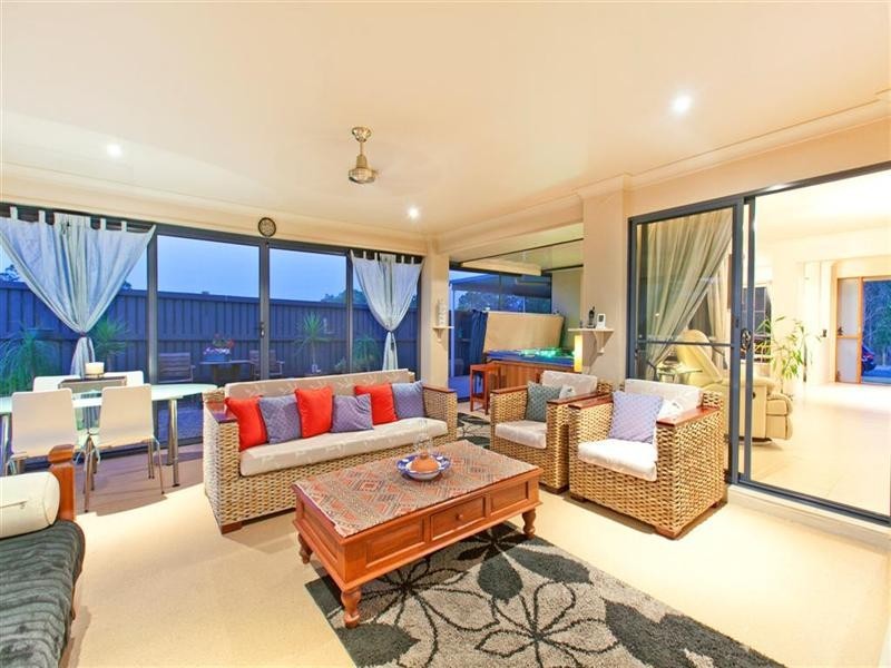 14 Gloria Parade, Redland Bay QLD 4165