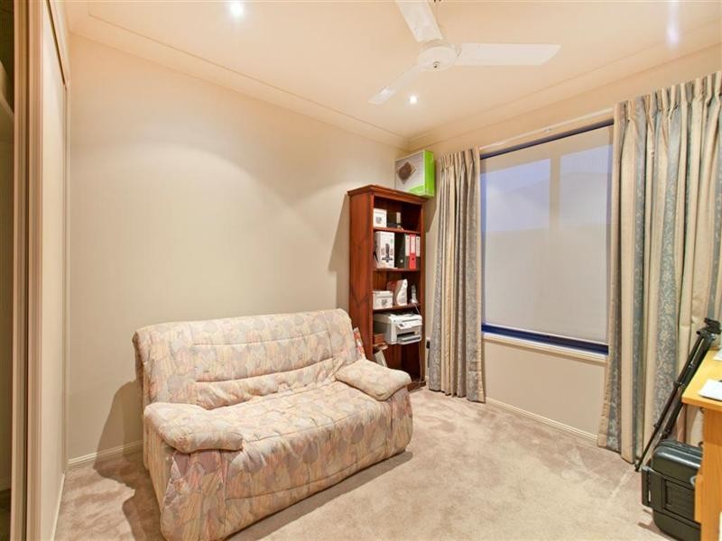 14 Gloria Parade, Redland Bay QLD 4165