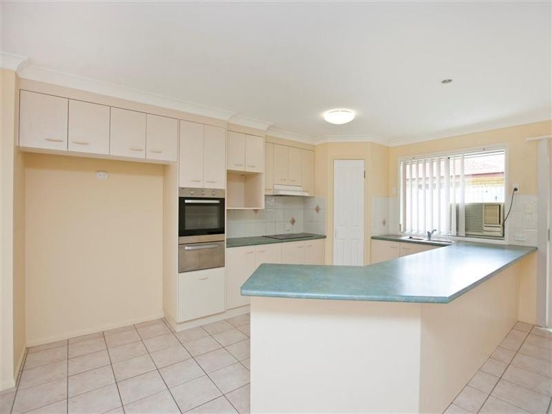 10 Cresthill Street, Birkdale QLD 4159