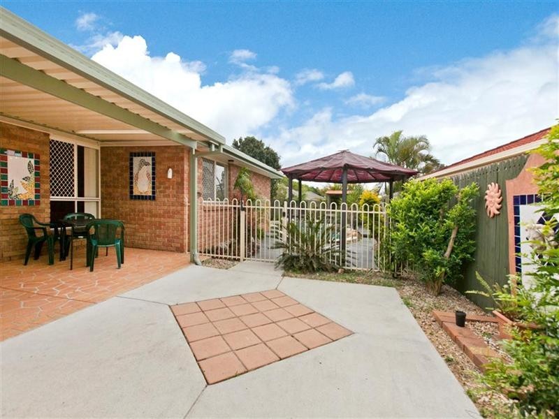10 Cresthill Street, Birkdale QLD 4159