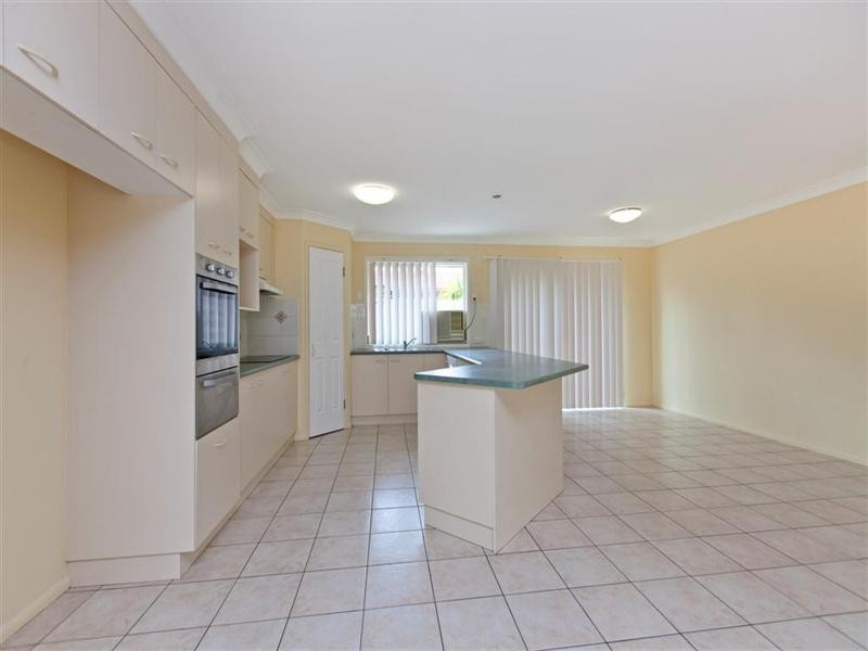 10 Cresthill Street, Birkdale QLD 4159