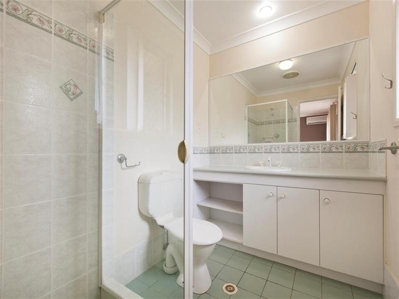 10 Cresthill Street, Birkdale QLD 4159