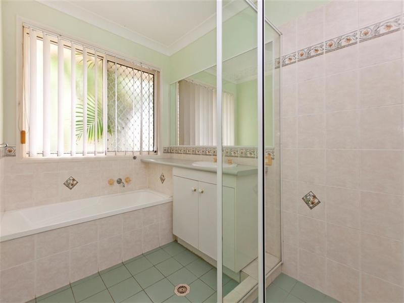 10 Cresthill Street, Birkdale QLD 4159