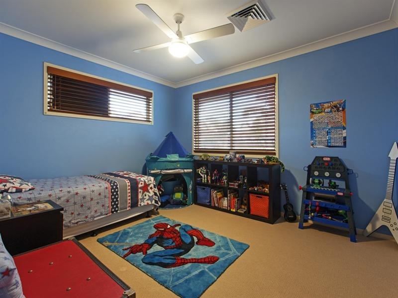 10 Kinsail Court, Raby Bay QLD 4163