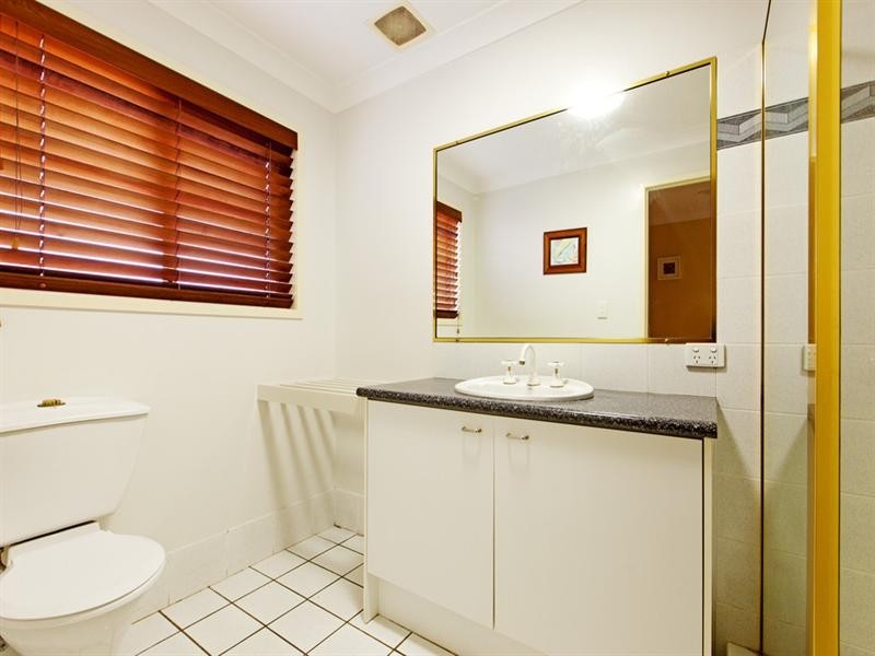 10 Kinsail Court, Raby Bay QLD 4163