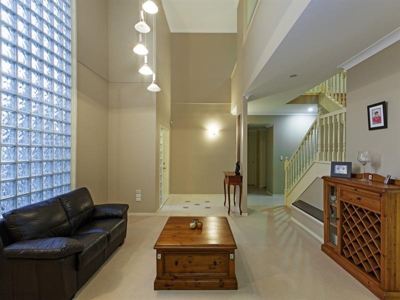 10 Kinsail Court, Raby Bay QLD 4163