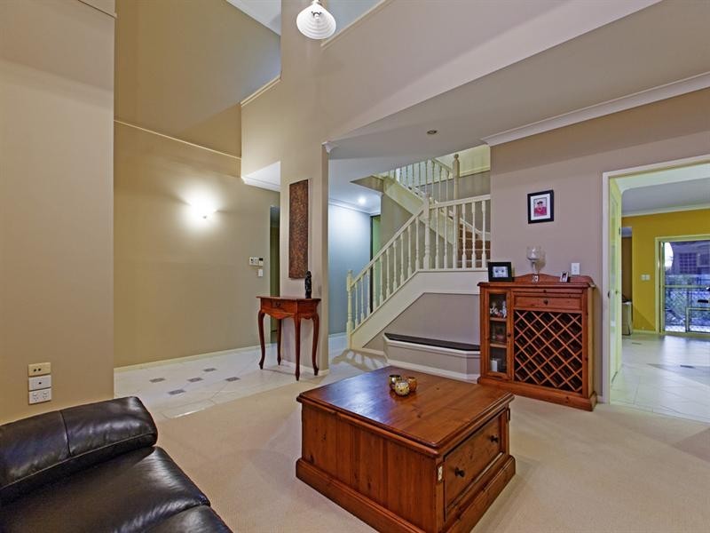 10 Kinsail Court, Raby Bay QLD 4163