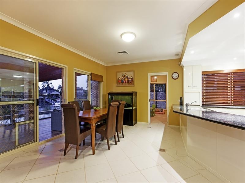 10 Kinsail Court, Raby Bay QLD 4163