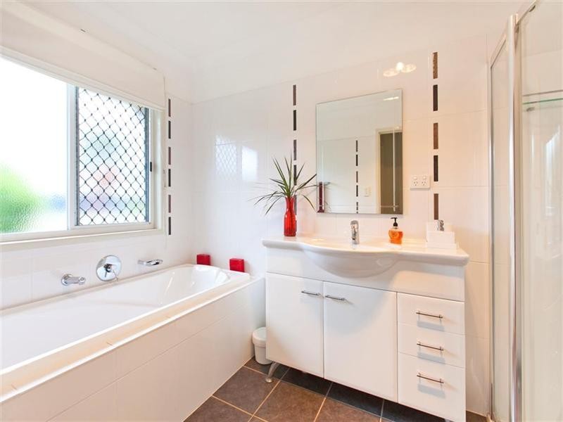 50 Fullerton Street, Birkdale QLD 4159