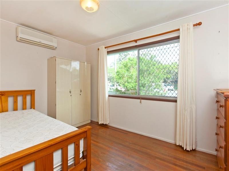 143 South Street, Cleveland QLD 4163