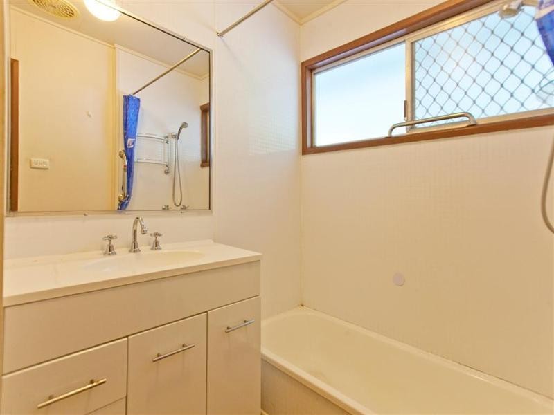 143 South Street, Cleveland QLD 4163