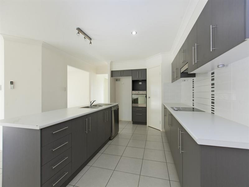 13 Pentecost Place, Redland Bay QLD 4165
