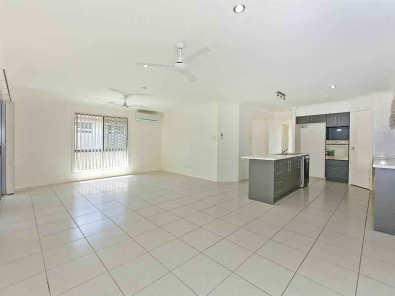 13 Pentecost Place, Redland Bay QLD 4165