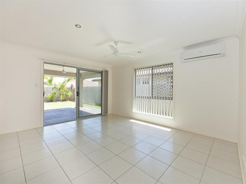 13 Pentecost Place, Redland Bay QLD 4165