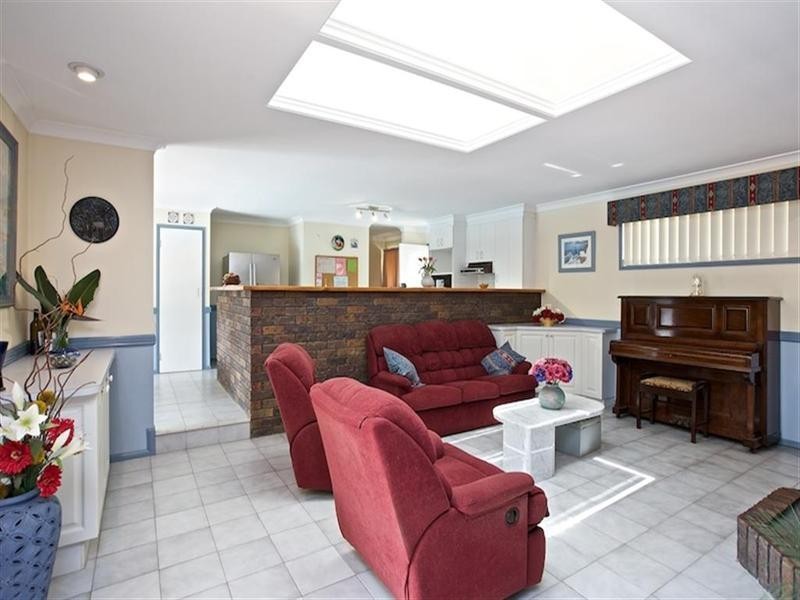 90 Dorsal Drive, Birkdale QLD 4159