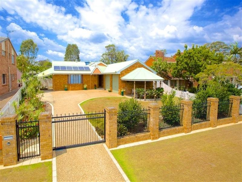 90 Dorsal Drive, Birkdale QLD 4159