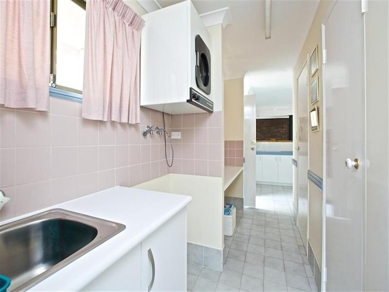 90 Dorsal Drive, Birkdale QLD 4159