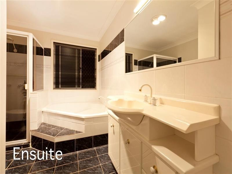 14 Montgomery Drive, Wellington Point QLD 4160