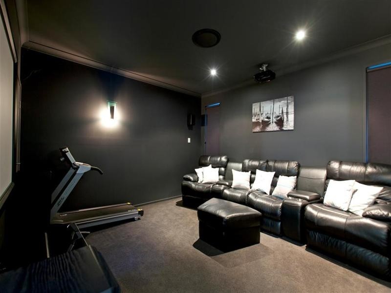 8 Gunadoo Street, Thornlands QLD 4164