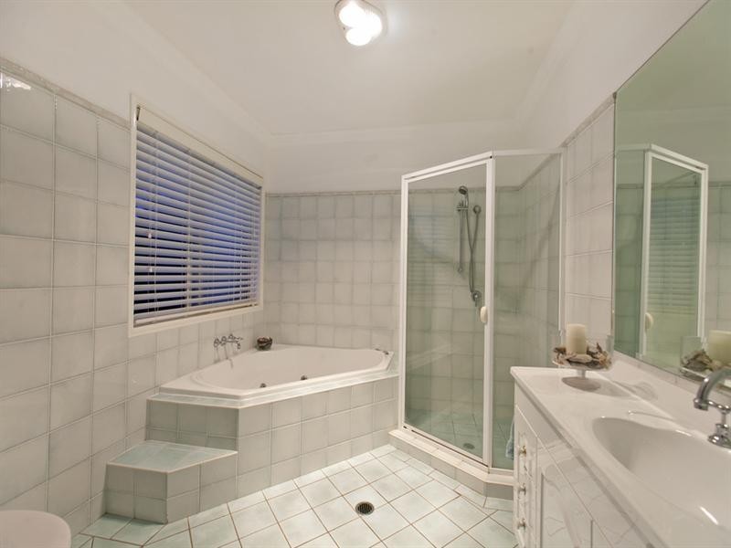 10 Sunray Place, Birkdale QLD 4159