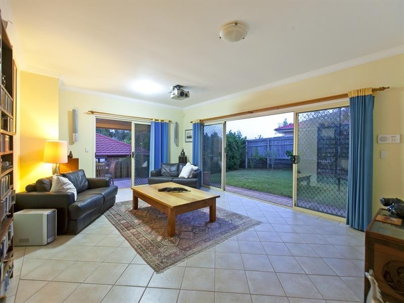 10 Sunray Place, Birkdale QLD 4159