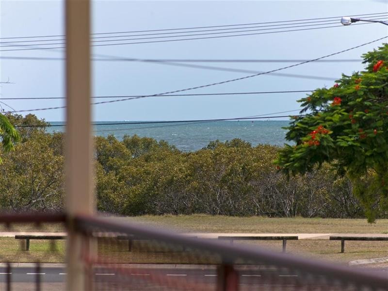 8 Price Avenue, Birkdale QLD 4159