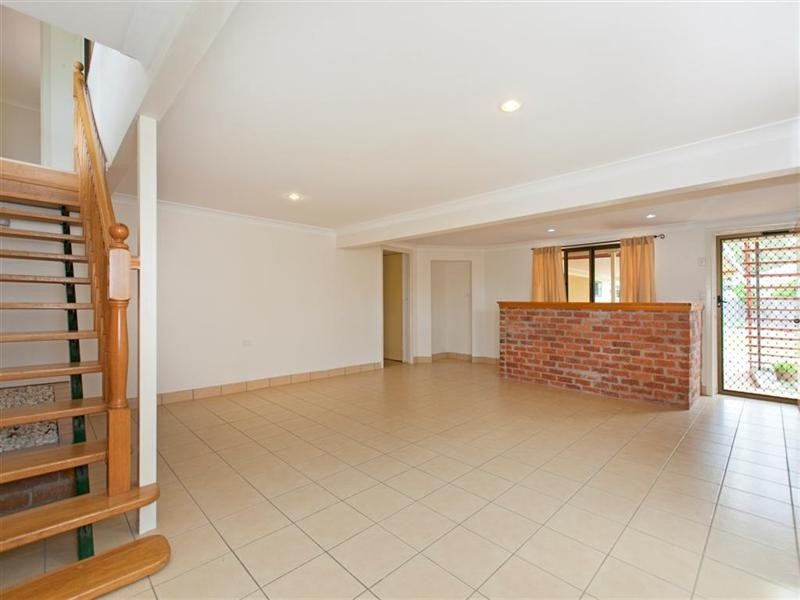 8 Price Avenue, Birkdale QLD 4159