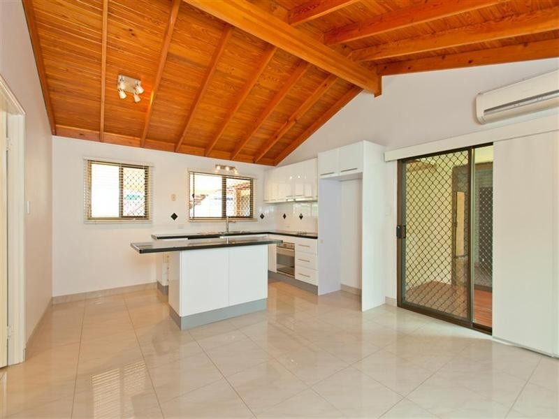 8 Price Avenue, Birkdale QLD 4159