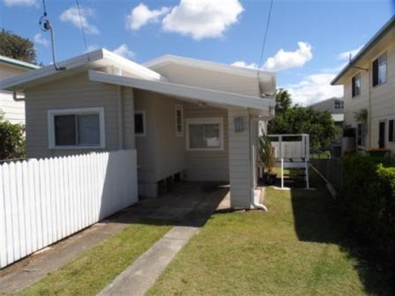 104 THOMAS Street, Birkdale QLD 4159