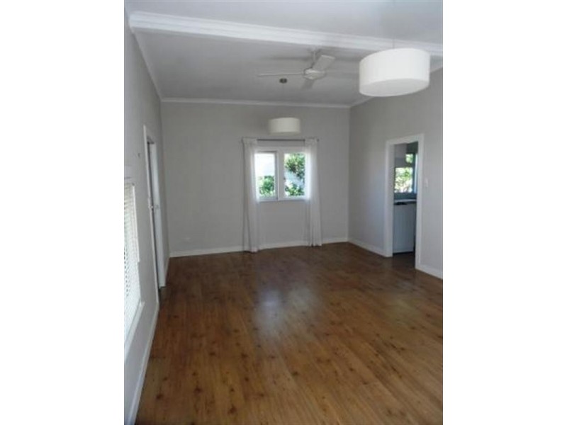 104 THOMAS Street, Birkdale QLD 4159