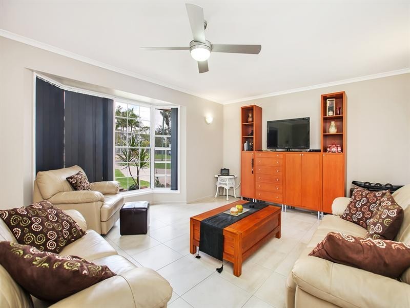 31 Whitehall Avenue, Birkdale QLD 4159