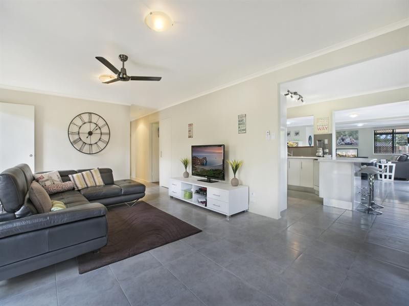 3 Spoonbill Street, Birkdale QLD 4159