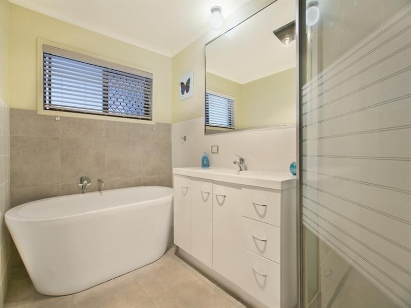 3 Spoonbill Street, Birkdale QLD 4159
