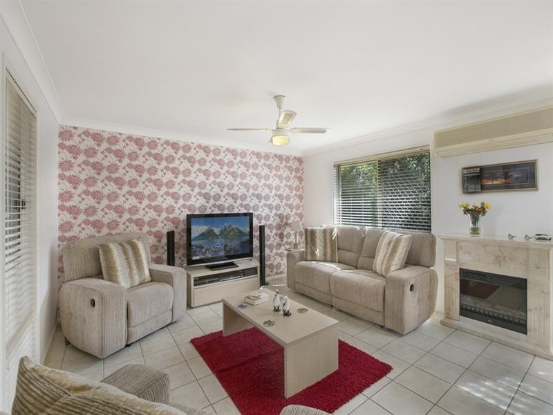 8 Spinnaker Circuit, Redland Bay QLD 4165