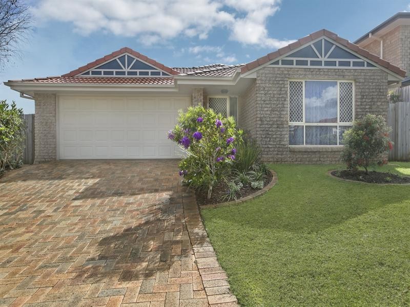 8 Spinnaker Circuit, Redland Bay QLD 4165